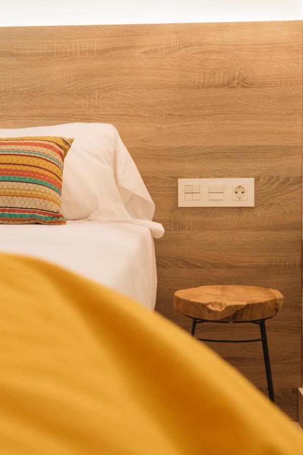 Apartaments La Rambla - Arbequina - 6 Persones 코르누데야 외부 사진